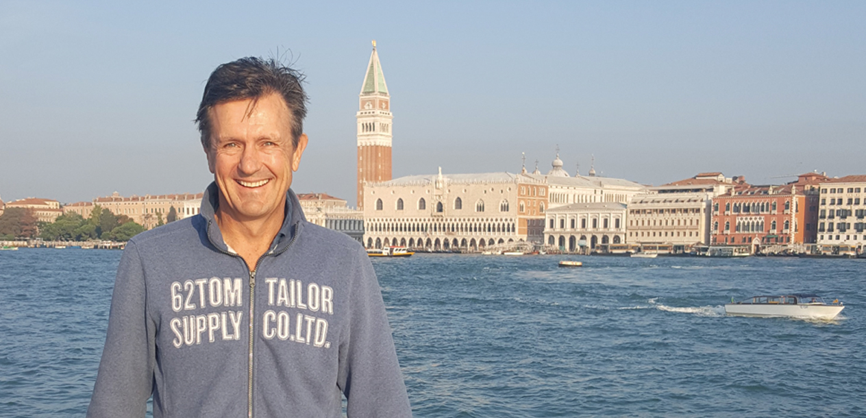 Le sourire de Nic en dit long sur le plaisir que les "Lady Roslyn" ont eu à découvrir la lagune de Venise…