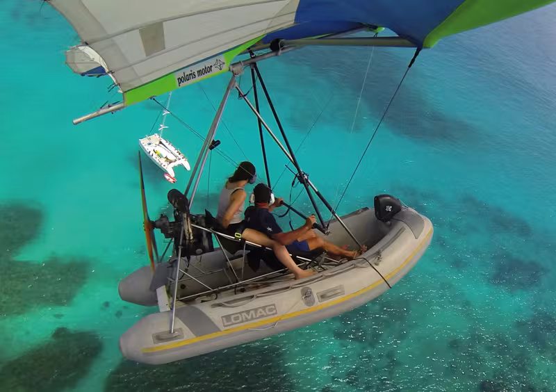 MULTICOQUE ANNEXE VOLANTE VOILE SEYCHELLES