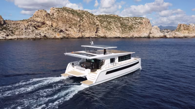Le constructeur Silent Yachts est sans doute aujourd’hui l’acteur le plus engagé dans la production de multicoques électriques.