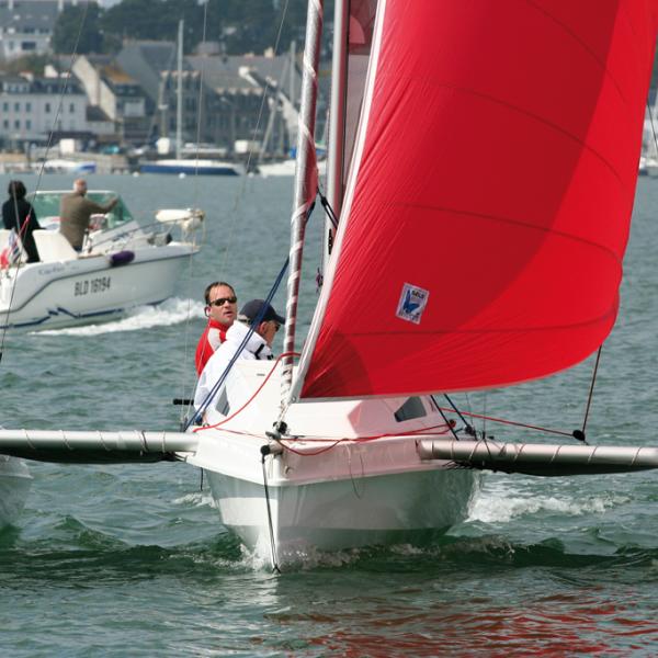 Un joli petit trimaran idéal pour la balade comme pour l'arsouille…