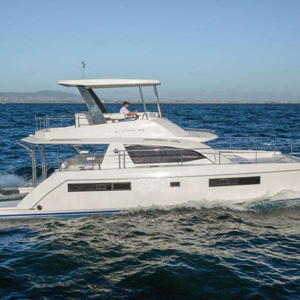 Une silhouette et une implantation de flybridge réussie