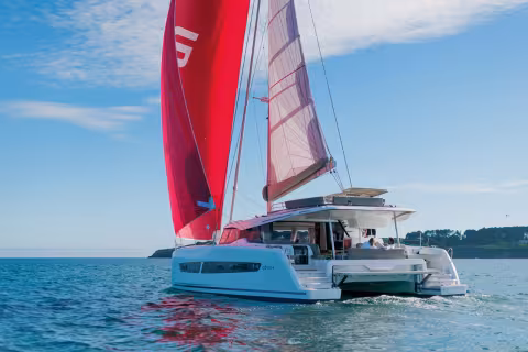 Plenty of space, yet lines that remain  elegant - that’s the talent of  Berret-Racoupeau Yacht Design.