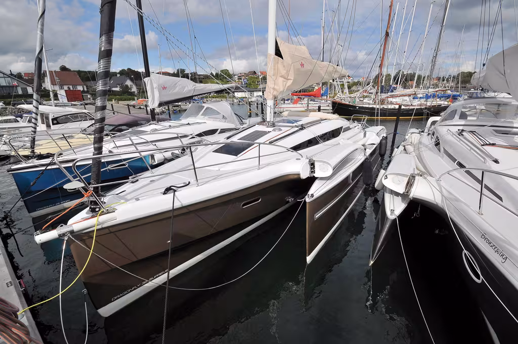 Au port, une place de monocoque suffit à accueillir ce multicoque décidément atypique !