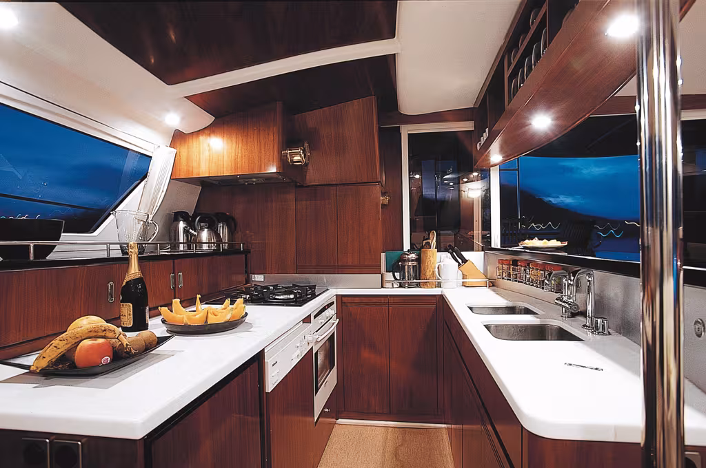 Les finitions sont de bonne qualités, et les espaces de vie intelligemment pensés, comme ici la cuisine.