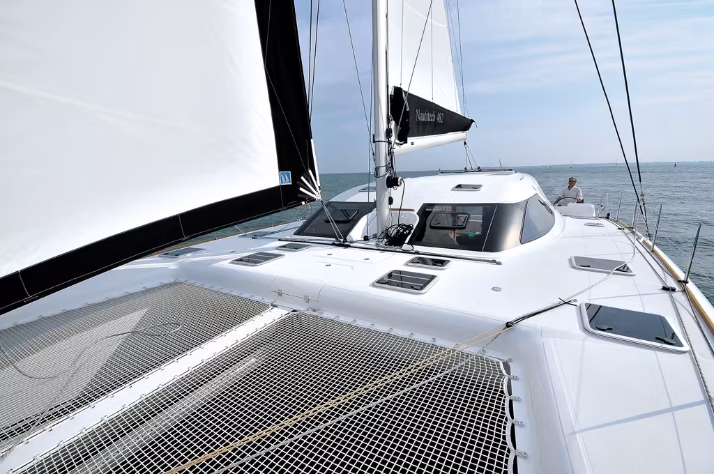 A bord de ce grand bateau, les volumes sont présents partout, idéal pour le grand voyage.