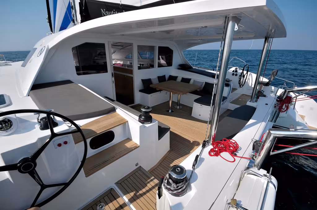Le cockpit est une réussite : agréable à vivre en mer ou au mouillage avec les copains 
