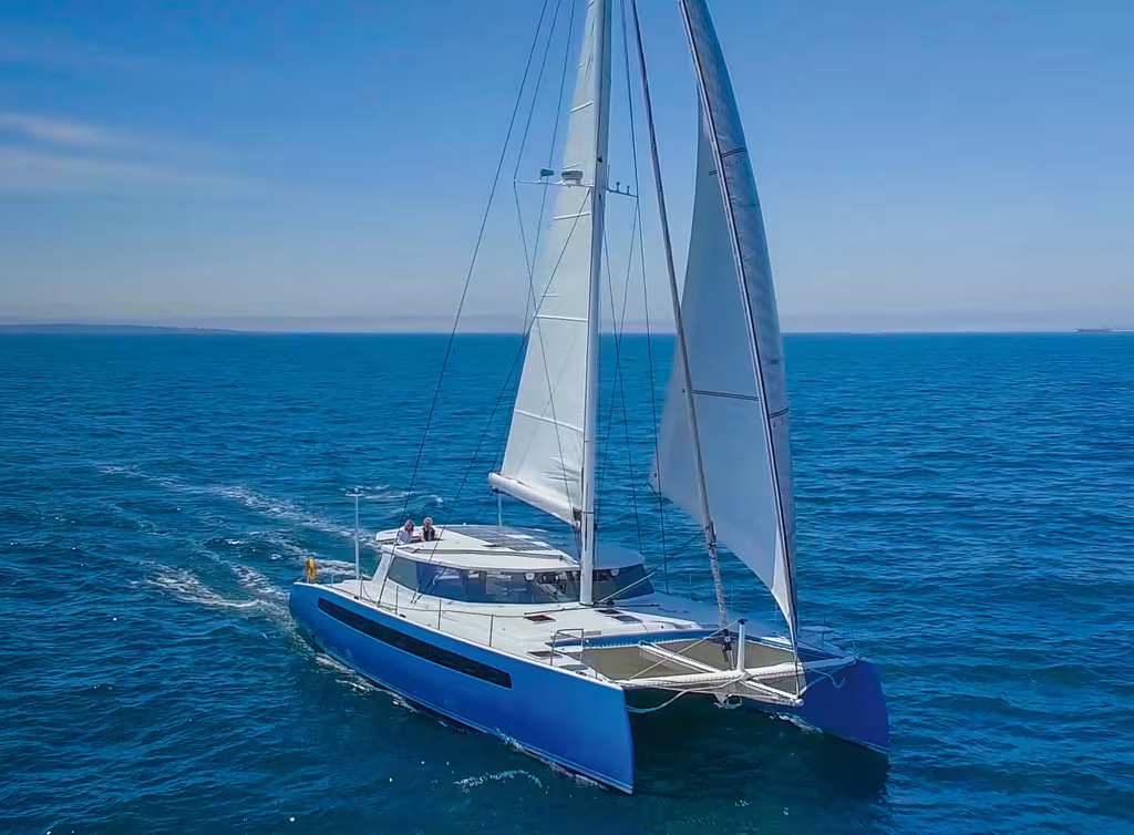 Catamaran Balance 526