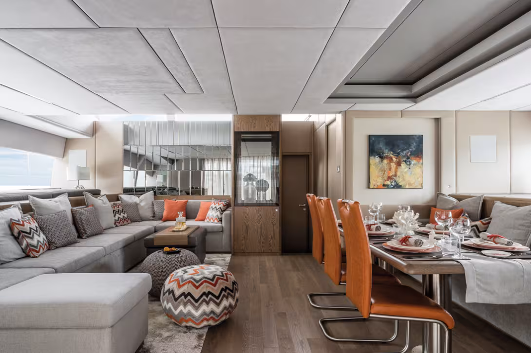 Le Sunreef 88 DD n’échappe pas à l’une des règles du yachting d’exception. Le souci du détail et du raffinement est partout présent à bord, pour rendre la vie agréable.