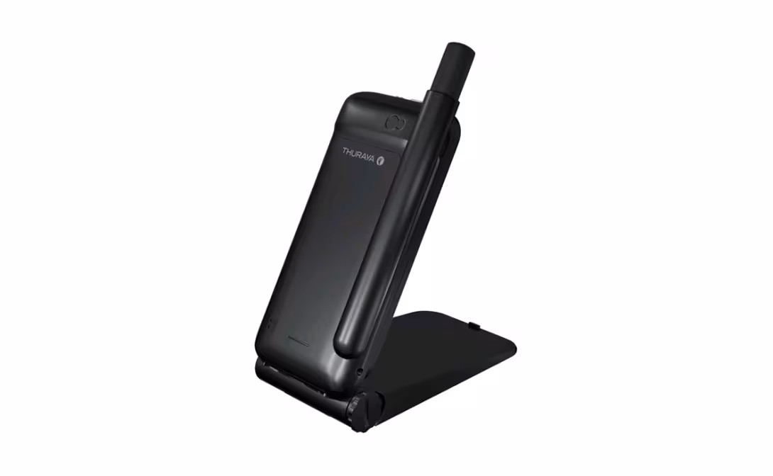 Le système Thuraya Satsleeve permet de connecter son smartphone en Wi-Fi sur la base et d’obtenir une connexion pour envoyer et recevoir des e mails.