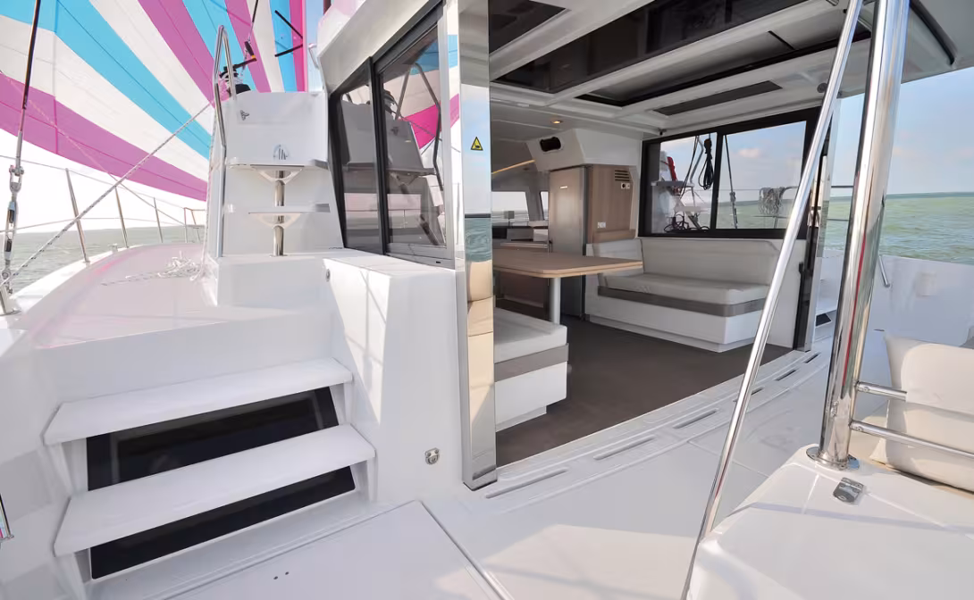 Avec la banquette arrière et le nouvel aménagement intérieur, le concept Maxi Lounge du 4.1 révèle tous ses atouts !