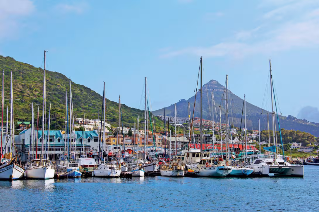La marina colorée et accueillante de Hout Bay.