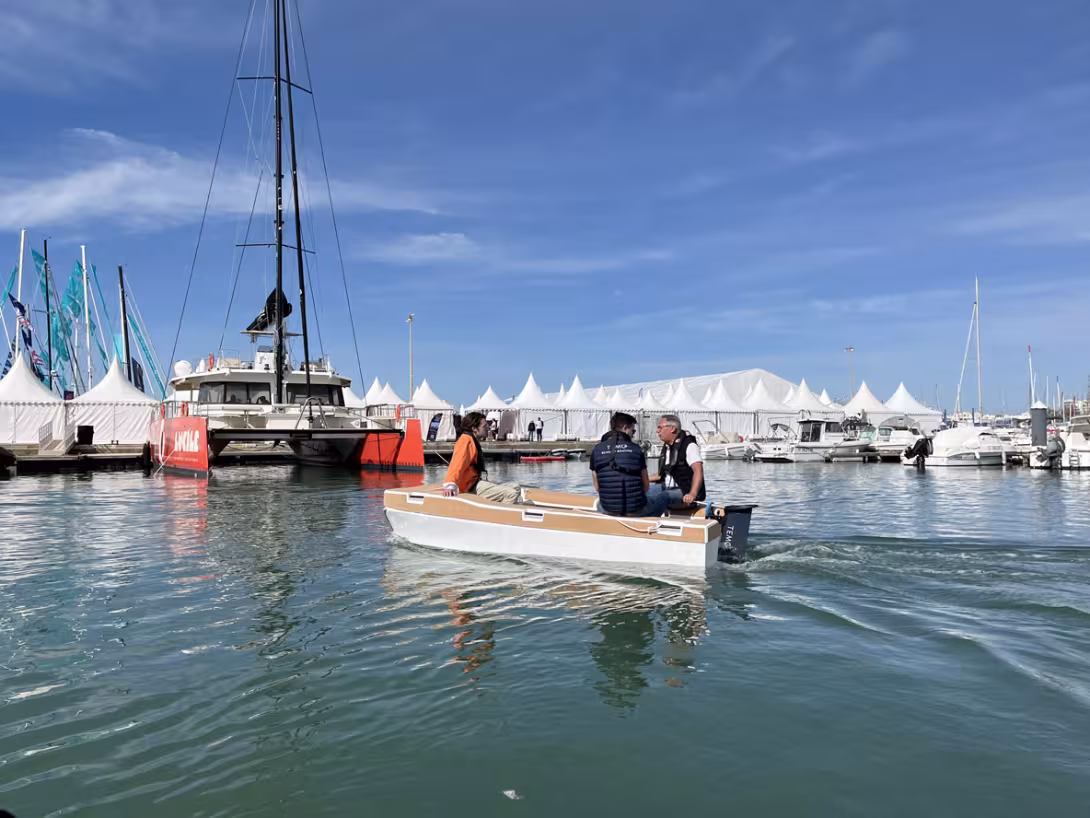La Catcha 320 se veut une alternative « increvable » aux annexes gonflables.