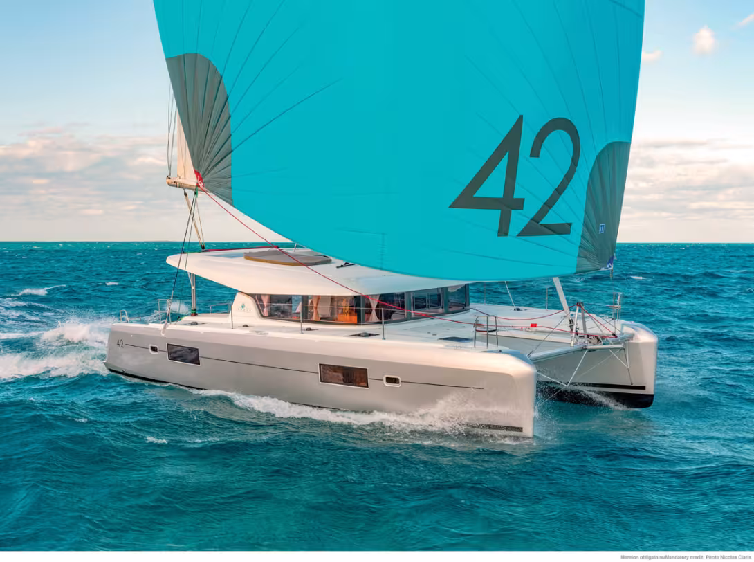 Une image du fameux shooting aux Bahamas : le Lagoon 42 s’est offert des pointes à 16 nœuds !