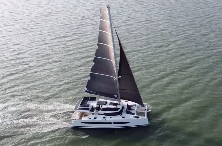 Aura 51 Fountaine Pajot catamaran - Teaser essai en mer - Multicoques Mag