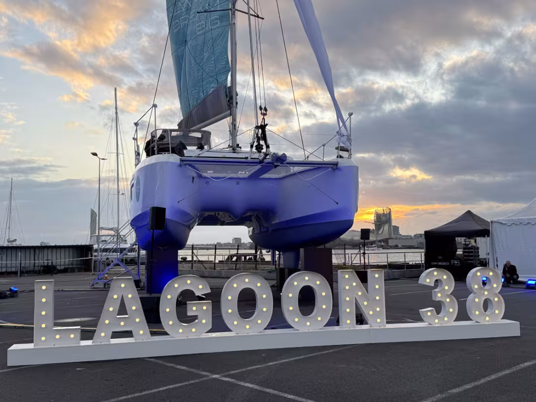 Lagoon 38 Catamaran | Première Mondiale | Multicoques Mag